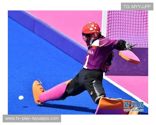 曲棍球比赛门前混战，乌龙球成赛后热议点