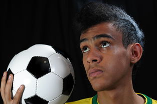 乐鱼网页版-NBA最佳新秀竞争激烈 三人数据旗鼓相当，nba最佳新秀含金量